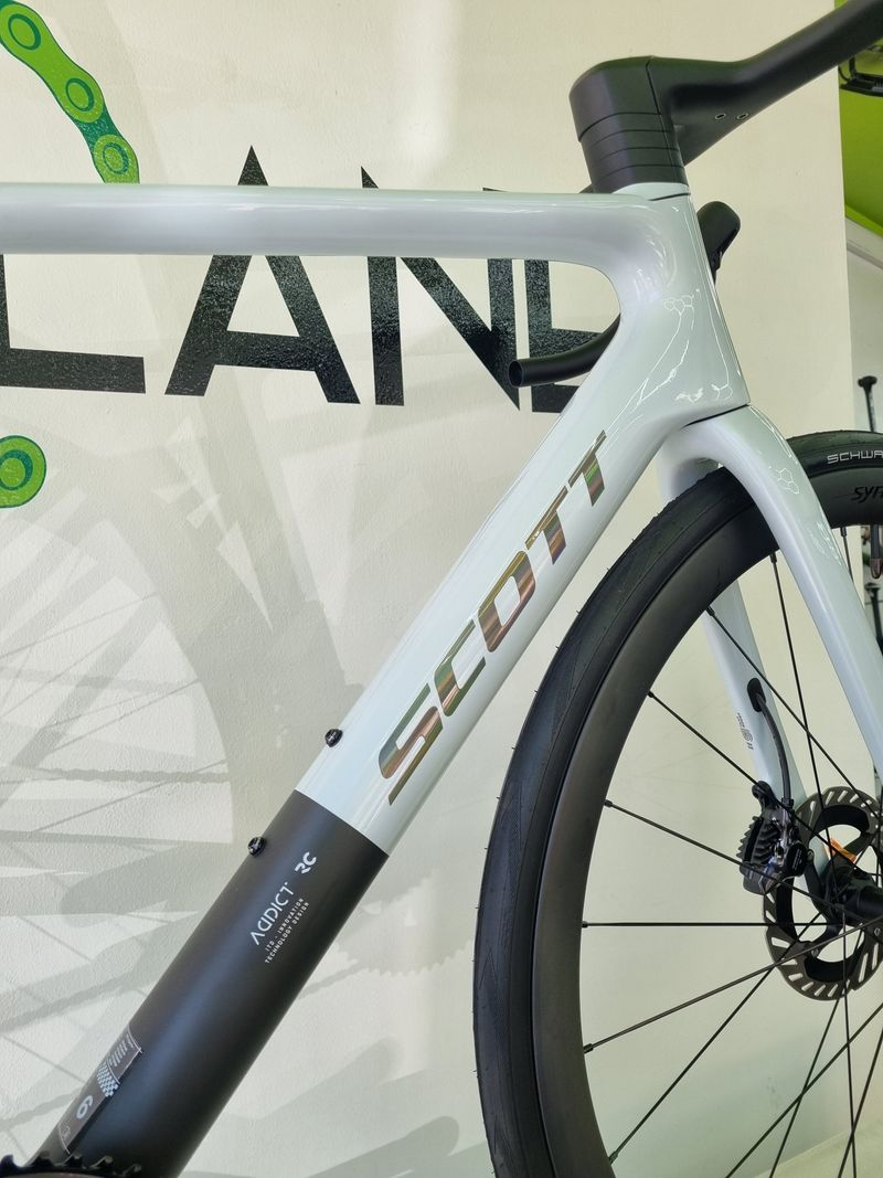 Used Scott Addict RC Pro 2025 Road & Gravel, White — image 4 of 6
