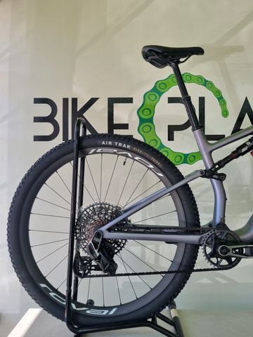 Used Specialized Epic 8 Pro 2025 2025 Mountainbike, Light Gray, 29 — image 3 of 7