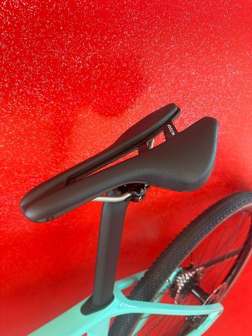 Bianchi Impulso COMP GRX 610 disc 2024 2024 Road & Gravel usato, Verde — immagine 6 di 10