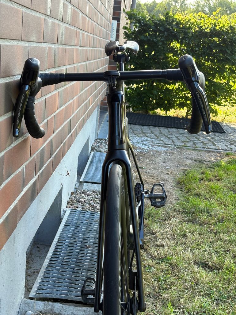 Used Canyon Aeroad CFR Disc Di2 2023 2023 Road & Gravel, Black — image 15 of 17