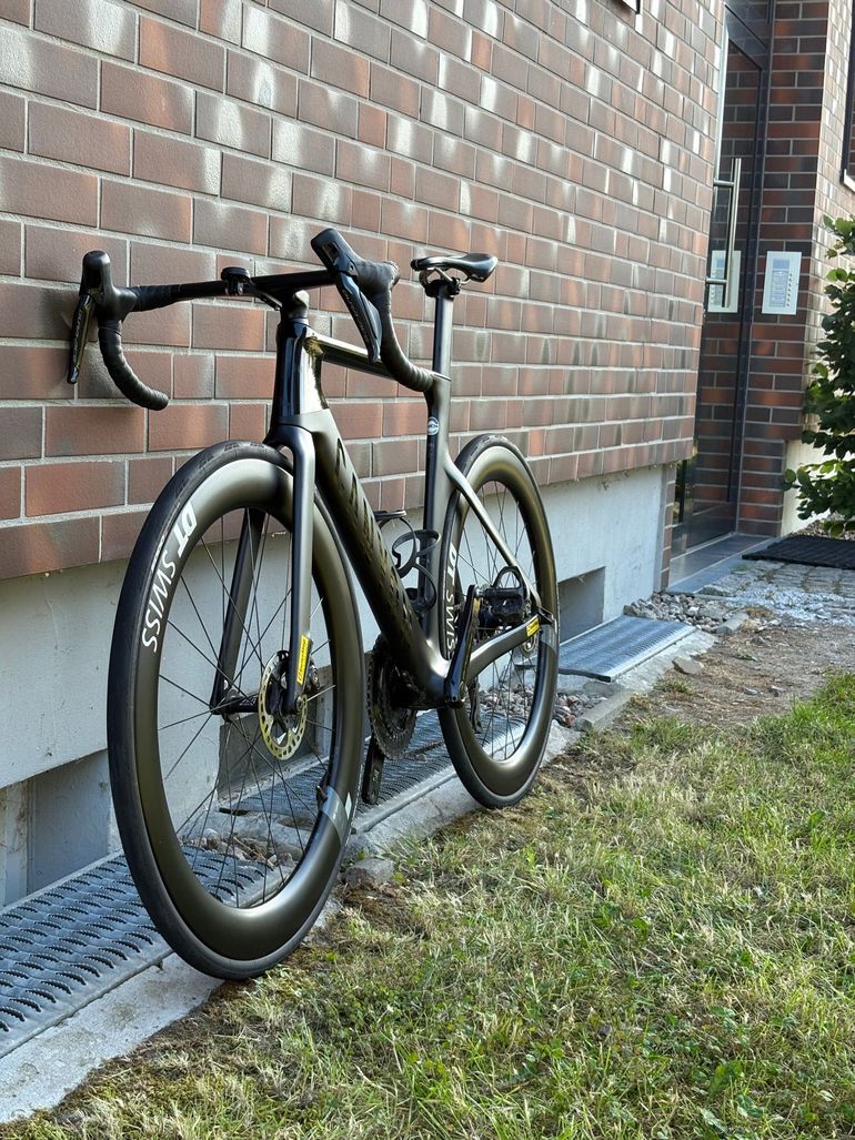 Used Canyon Aeroad CFR Disc Di2 2023 2023 Road & Gravel, Black — image 14 of 17