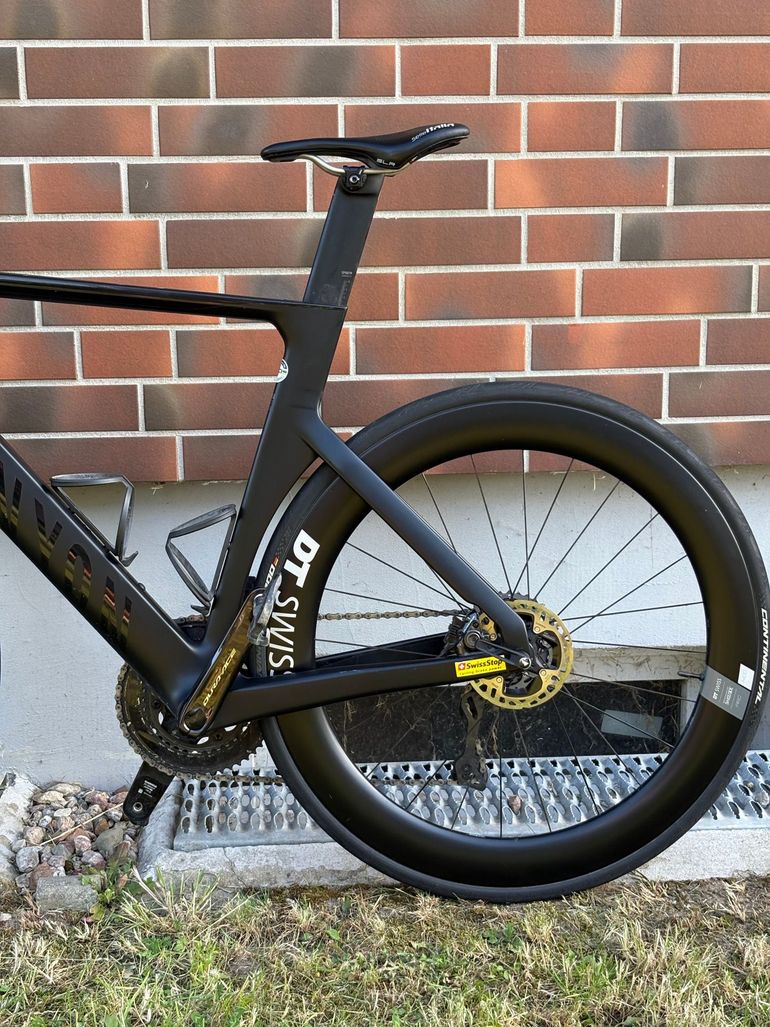 Used Canyon Aeroad CFR Disc Di2 2023 2023 Road & Gravel, Black — image 9 of 17