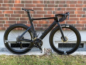 Used Canyon Aeroad CFR Disc Di2 2023 2023 Road & Gravel, Black — image 1 of 17