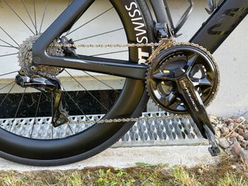 Used Canyon Aeroad CFR Disc Di2 2023 2023 Road & Gravel, Black — image 2 of 17
