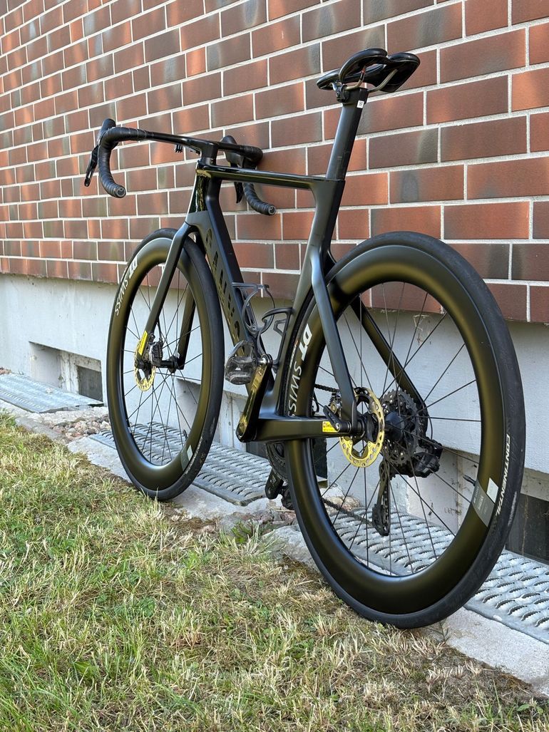 Used Canyon Aeroad CFR Disc Di2 2023 2023 Road & Gravel, Black — image 13 of 17