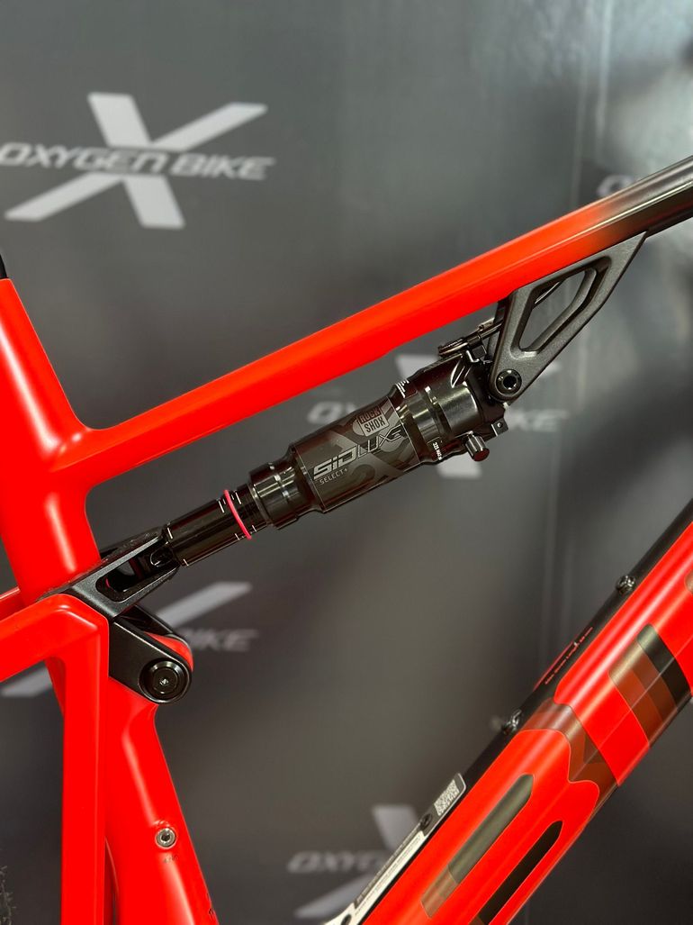 Used BMC Fourstroke SRAM GX Eagle AXS (T-Type) 2024 Mountainbike, Red — image 4 of 6