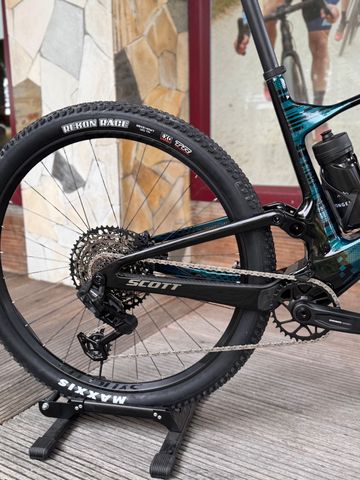 Scott Spark RC Team 2025 Mountainbike usato, Nero — immagine 3 di 4
