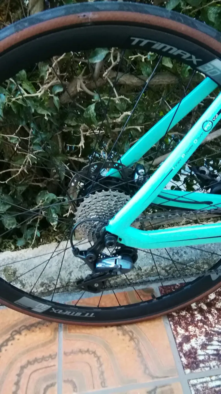Used Bianchi Aria e-Road 2019 Road & Gravel, Gris claro — image 2 of 5