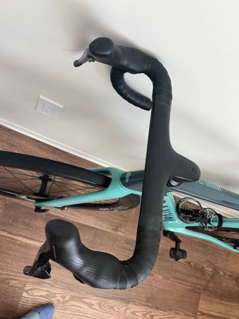 Used Canyon Aeroad CF SLX 8 Di2 2023 2023 Road & Gravel — image 5 of 8