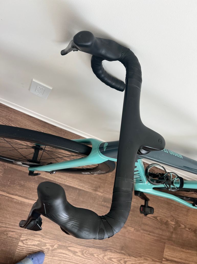 Used Canyon Aeroad CF SLX 8 Di2 2023 2023 Road & Gravel — image 5 of 8