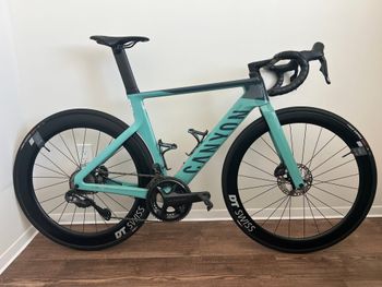 Used Canyon Aeroad CF SLX 8 Di2 2023 2023 Road & Gravel — image 1 of 8