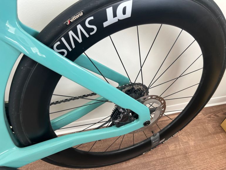 Used Canyon Aeroad CF SLX 8 Di2 2023 2023 Road & Gravel — image 8 of 8