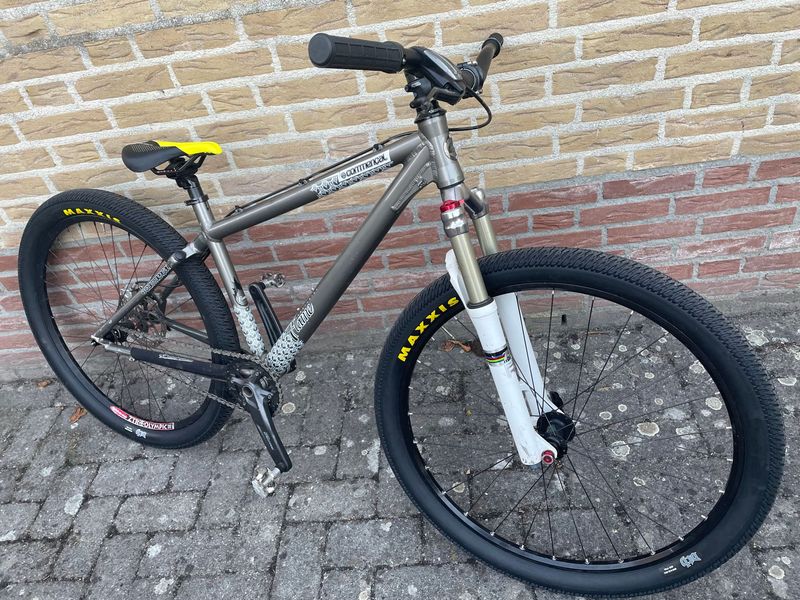 Commencal Dirtjumper 2017 MTB d'occasion