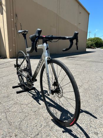 Used Specialized Tarmac SL7 Comp -Shimano 105 Di2 2023 2023 Road & Gravel, Light Gray — image 2 of 6