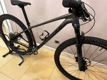 Used Specialized Chisel 2023 Mountainbike, Light Gray — image 6 of 8
