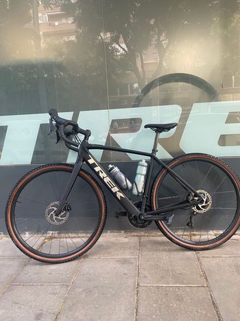 Used Trek Domane+ AL 5 2024 2024 Road & Gravel, Schwarz — image 2 of 10