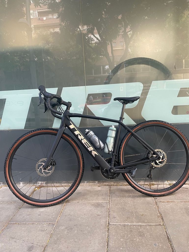 Used Trek Domane+ AL 5 2024 2024 Road & Gravel, Schwarz — image 2 of 10