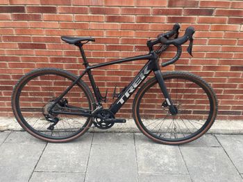 Used Trek Domane+ AL 5 2024 2024 Road & Gravel, Schwarz — image 3 of 10