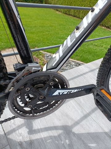 Używany Specialized Hardrock Disc SE 26 2014 2014 Mountainbike — zdjęcie 4 z 8