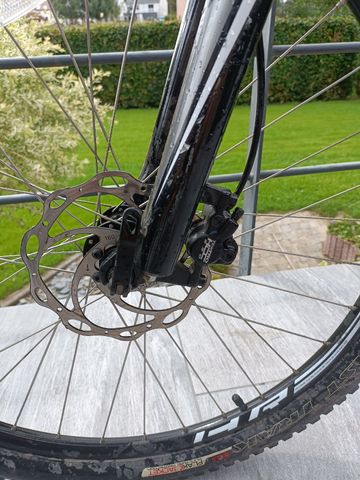 Używany Specialized Hardrock Disc SE 26 2014 2014 Mountainbike — zdjęcie 5 z 8