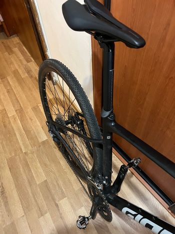 Used Giant Revolt 0 2022 2022 Road & Gravel, Black — image 3 of 4