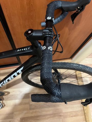 Used Giant Revolt 0 2022 2022 Road & Gravel, Black — image 4 of 4