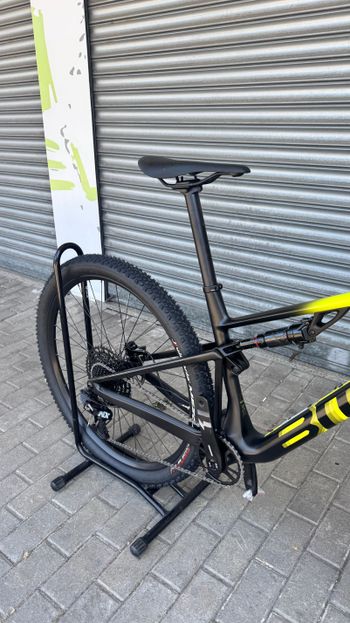 Used BMC Fourstroke FOUR 2024 2024 Mountainbike, Black, 29 — image 3 of 4