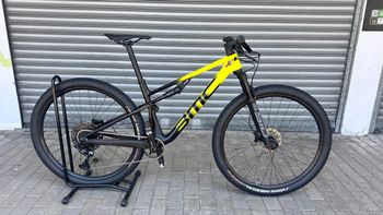 Used BMC Fourstroke FOUR 2024 2024 Mountainbike, Black, 29 — image 1 of 4