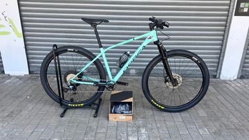 Tweedehands Orbea ALMA H30 2024 2024 Mountainbike — afbeelding 1 van 3