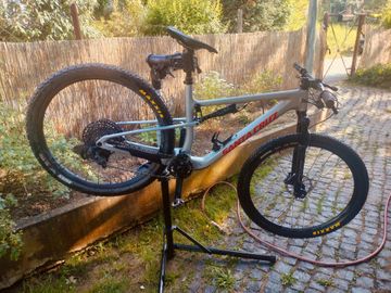 Brugt Santa Cruz BLUR S / Carbon C 2024 2024 Mountainbike — billede 2 af 6