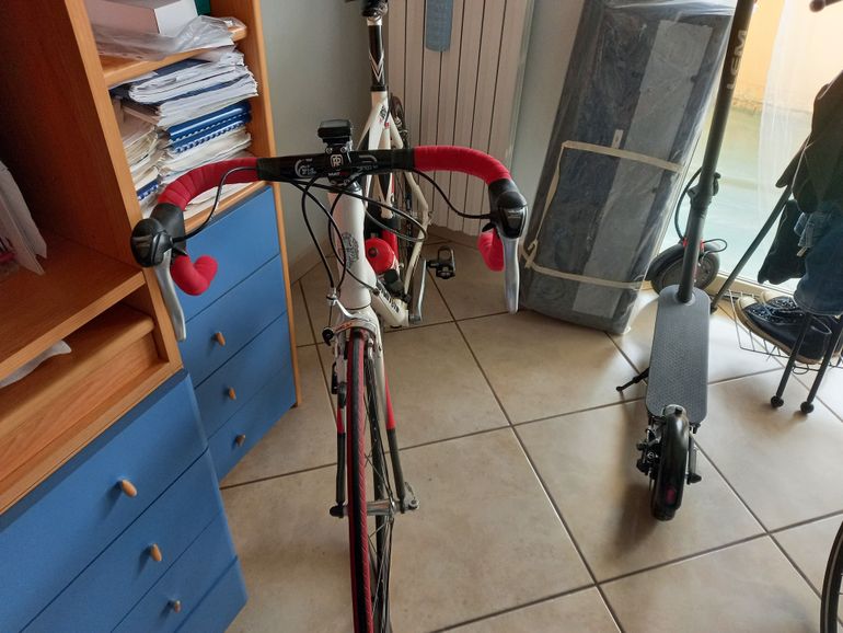 Gebrauchtes Bianchi Via Nirone Shimano Sora 2013 Road & Gravel, Weiß — Bild 3 von 3