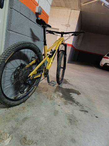 Używany Lapierre Spicy CF 6.9 2023 2023 Mountainbike — zdjęcie 3 z 6