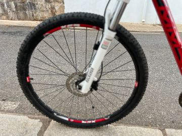 Used MMR Kuma 2023 Mountainbike, Red — image 4 of 7