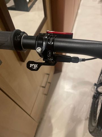 Used Commencal Clash Shimano Saint 2024 Mountainbike, Orange, 27.5 (650B) — image 7 of 8