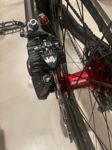 Used Commencal Clash Shimano Saint 2024 Mountainbike, Orange, 27.5 (650B) — image 4 of 8