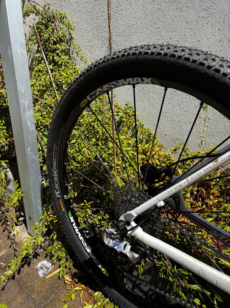 Used Specialized Stumpjumper Comp 29 2012 2012 Mountainbike, White, 29 — image 9 of 14