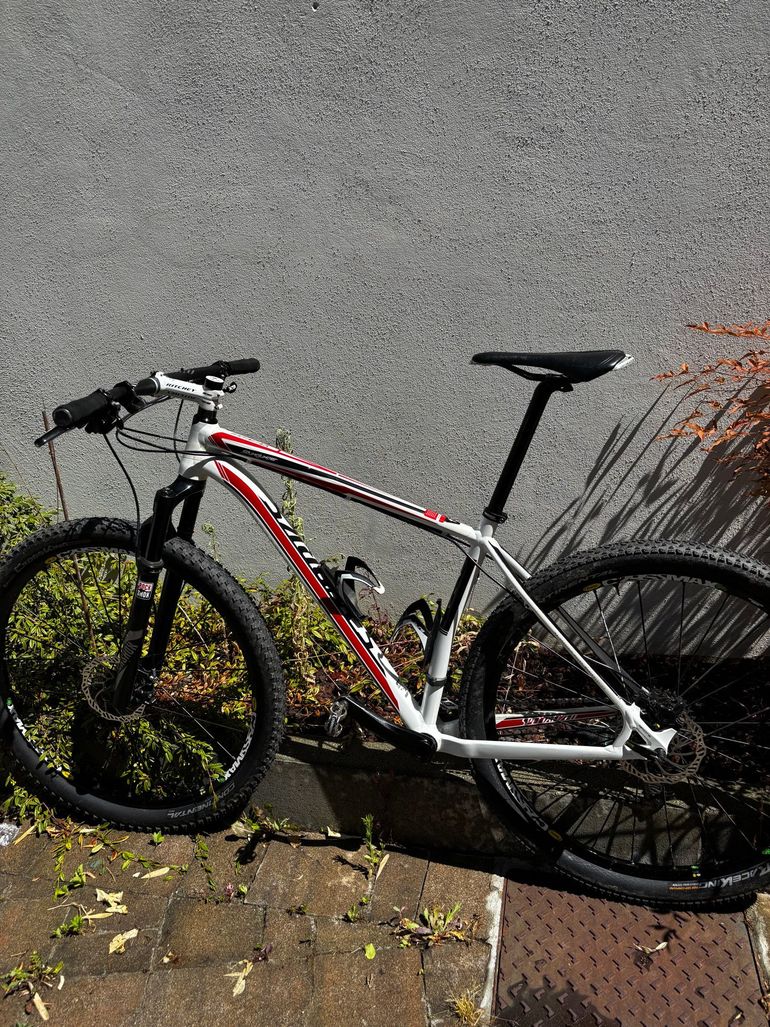 Used Specialized Stumpjumper Comp 29 2012 2012 Mountainbike, White, 29 — image 2 of 14