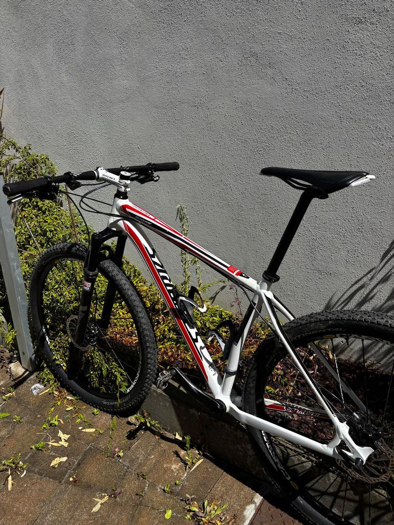 Used Specialized Stumpjumper Comp 29 2012 2012 Mountainbike, White, 29 — image 12 of 14
