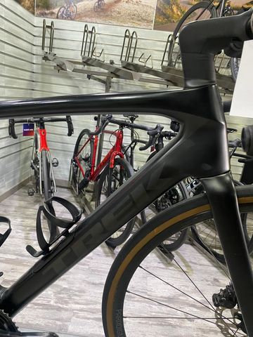 Gebrauchtes Trek Domane Shimano 105 Di2 2024 Road & Gravel, Schwarz — Bild 8 von 11