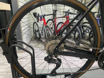 Gebrauchtes Trek Domane Shimano 105 Di2 2024 Road & Gravel, Schwarz — Bild 10 von 11