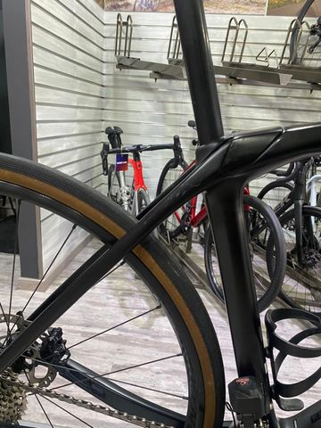 Gebrauchtes Trek Domane Shimano 105 Di2 2024 Road & Gravel, Schwarz — Bild 6 von 11