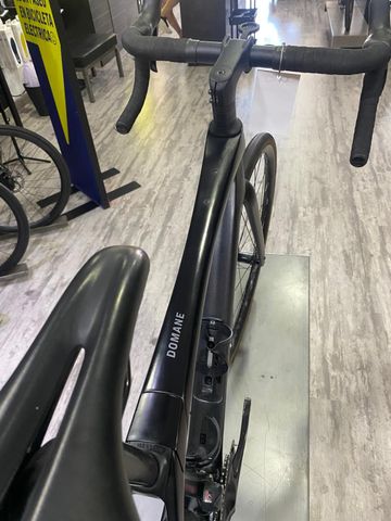 Gebrauchtes Trek Domane Shimano 105 Di2 2024 Road & Gravel, Schwarz — Bild 3 von 11