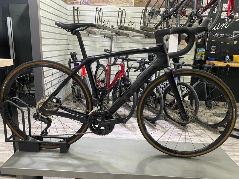Used Trek Domane Shimano 105 Di2 2024 Road & Gravel