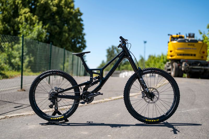 Santa Cruz V10 DH S / Carbon CC 2024 2024 MTB d'occasion