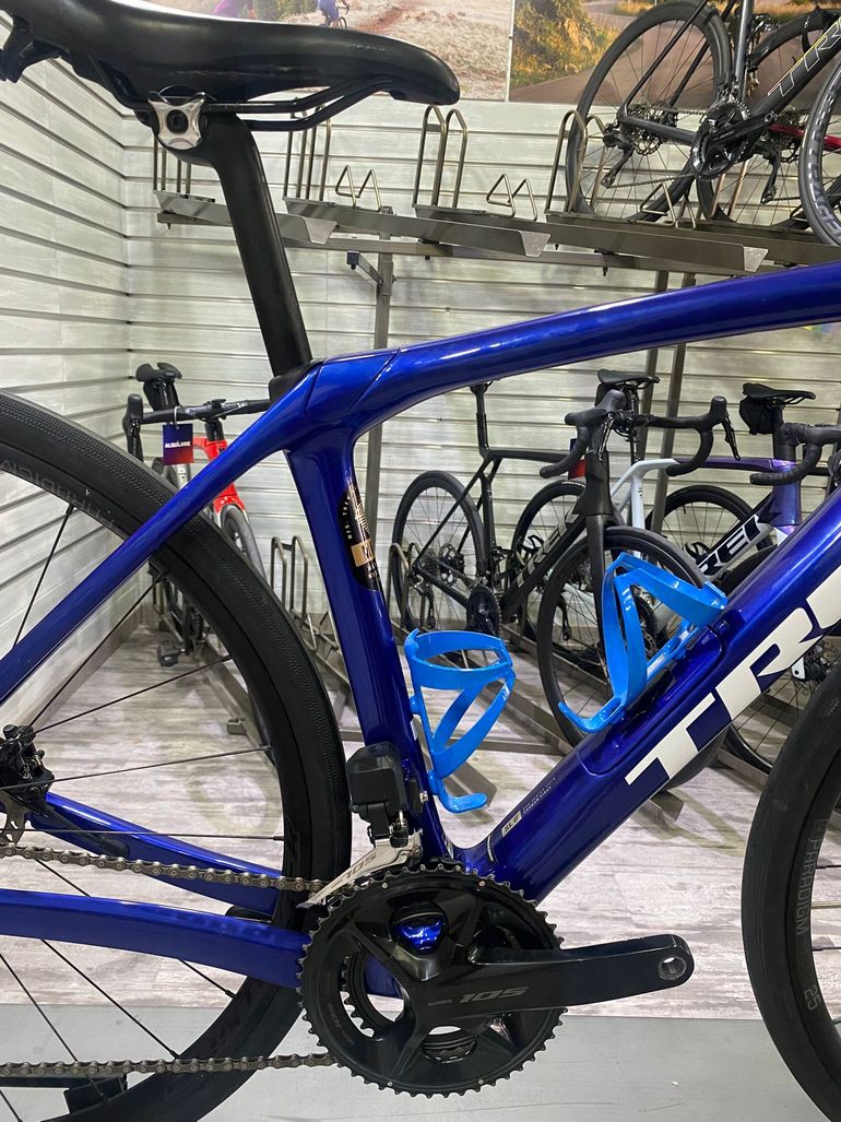 trek domane 2024 105 custom 極上品 2024 新型 Shimano 105 機械式12速搭載ロードバイク完成車 受注開始