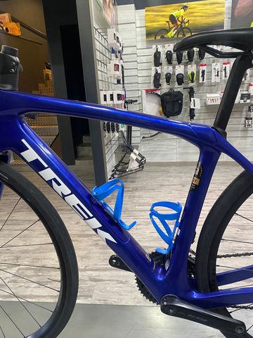 Gebrauchtes Trek Domane Shimano 105 Di2 2024 Road & Gravel, Blau — Bild 9 von 10