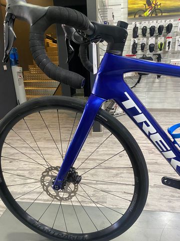 Gebrauchtes Trek Domane Shimano 105 Di2 2024 Road & Gravel, Blau — Bild 5 von 10