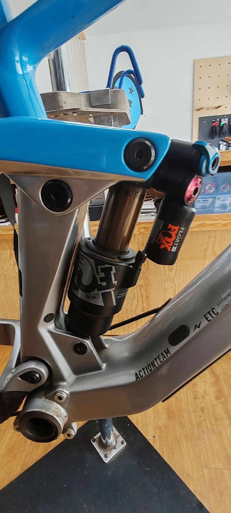 Used CUBE Stereo 2020 Mountainbike, Light Gray — image 23 of 42