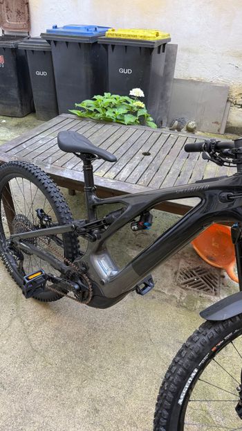 Used Specialized Turbo Levo Expert 2022 2022 Mountainbike, Black, 29, 27.5 — image 1 of 9