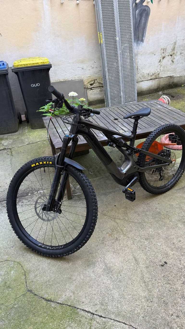 Used Specialized Turbo Levo Expert 2022 2022 Mountainbike, Black, 29, 27.5 — image 2 of 9
